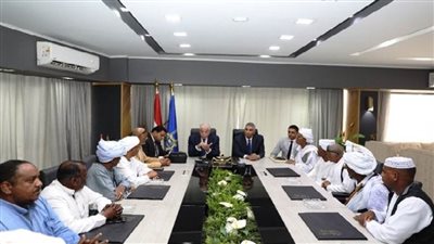 ممثلو قبائل أسوان يعربون عن امتنانهم لرئيس الجمهورية لتلبية احتياجاتهم وتحقيق التنمية بالمحافظة