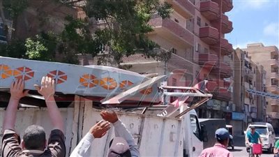 إزالة 45 إعلانًا مخالفًا بمدينة كفر الشيخ