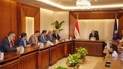 هيئة الدواء تبحث آليات تنفيذ الروشتة الرقمية