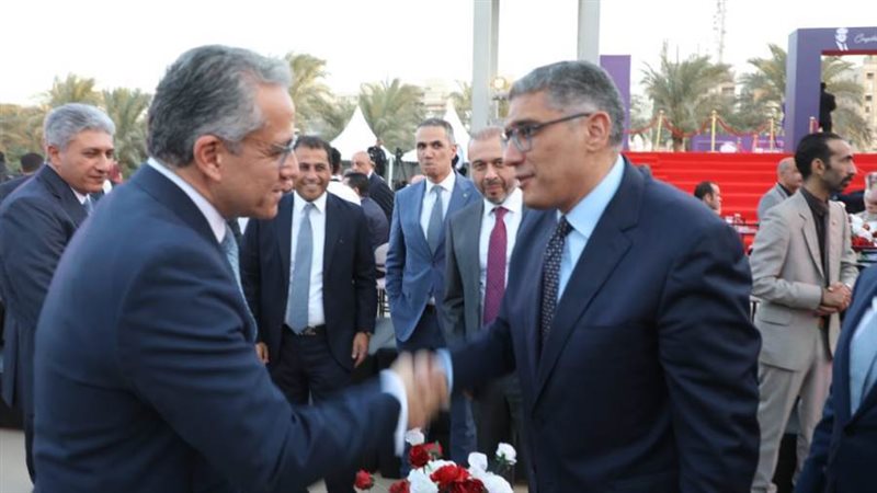 محافظ الجيزة مع الدكتور