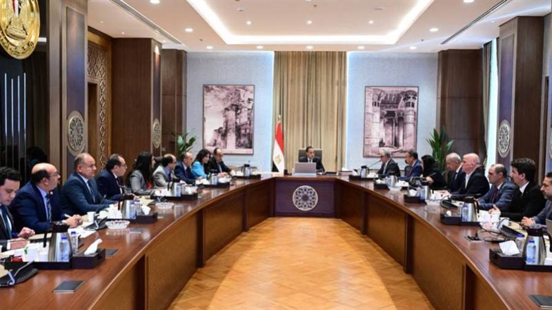 رئيس الوزراء خلال