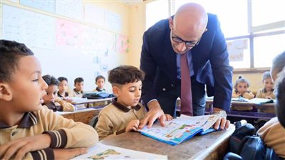 عبداللطيف: مواد البرمجة والذكاء الصناعي تهدف لإعداد الطلاب لوظائف المستقبل