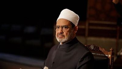 شيخ الأزهر يعزي الدكتور محمود مبروك في وفاة شقيقته