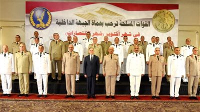 وزير الدفاع يستقبل وزير الداخلية ووفدًا من قيادات الشرطة
