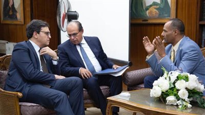 وزير الثقافة يتفقد هيئة الكتاب