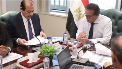  وزير الصحة يتابع تطورات منظومة دعم وصرف الألبان الصناعية