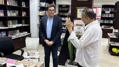 وزير الثقافة يتفقد مكتبة “شريف”.. ويوجّه بإطلاق صالون ثقافي وحفلات توقيع للكتب