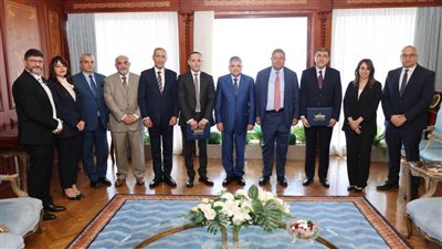 قناة السويس توقع عقد شراكة استراتيجية مع أنكوراج للاستثمارات لبناء مجمع بتروكيماويات في السخنة