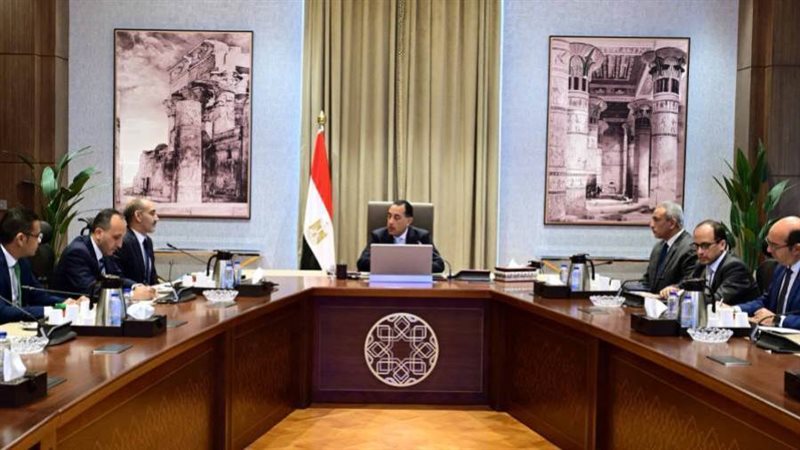 رئيس الوزراء خلال