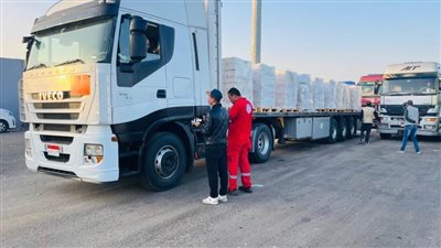الهلال الأحمر  يرسل القافلة الـ57 محملة بـ 6 آلاف طن مساعدات إلى غزة 