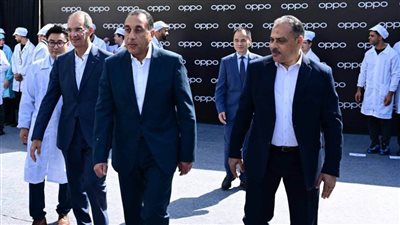 رئيس الوزراء يفتتح مصنع 