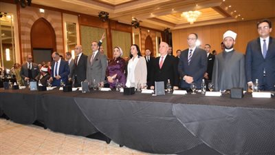 بالصور.. الوزراء والمحافظون والفنانون يشاركون في احتفالية مئوية روزاليوسف أمس