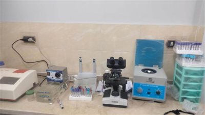 الصحة تغلق 3 مراكز علاجية وتجميلية غير مرخصة تديرها عناصر تنتحل صفة الأطباء