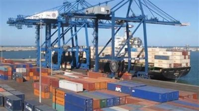 تداول 27 سفينة للحاويات والبضائع بميناء دمياط