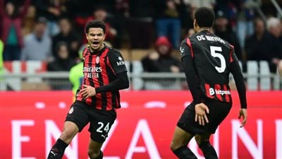 ميلان يفلت بمعجزة من كمين بيزا في الكالتشيو