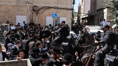اشتباكات بين الشرطة الإسرائيلية ومتظاهرين من اليهود المتشددين في القدس