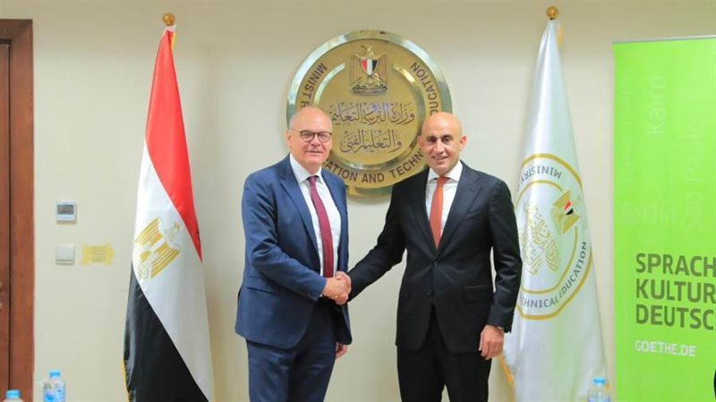 محمد عبد اللطيف وزير