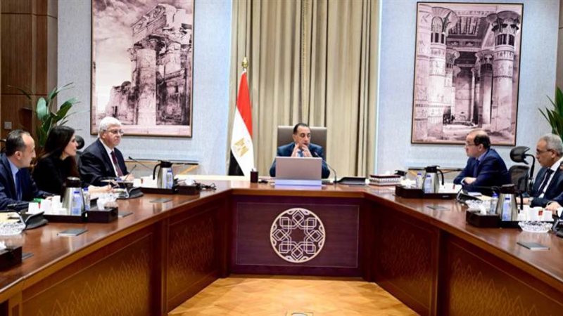 رئيس الوزراء خلال