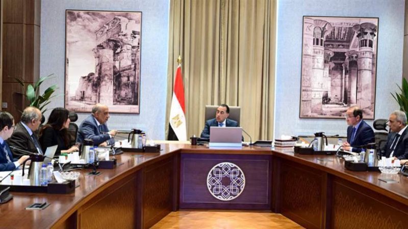 رئيس الوزراء خلال