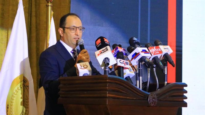 الكاتب الصحفي أحمد