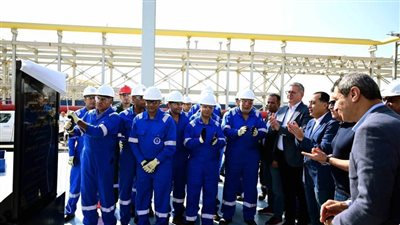 رئيس الوزراء يفتتح مشروع استرجاع الغازات بشركة 