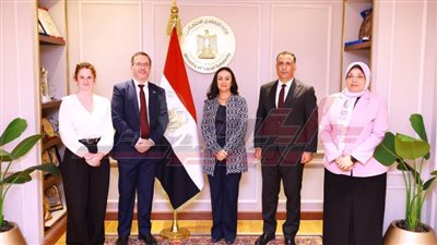 وزيرة التضامن الاجتماعي تلتقي سفير المملكة المتحدة بالقاهرة