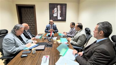 نائب وزير الإسكان يتابع مسودة اللائحة التنفيذية لقانون مرفق مياه الشرب والصرف الصحي 