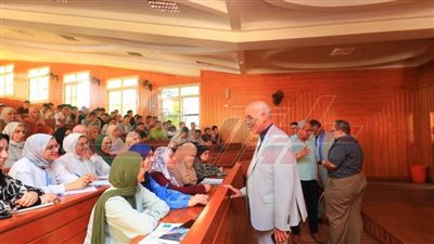 رئيس جامعة كفر الشيخ يتفقد سير العملية التعليمية بالجامعة الأهلية