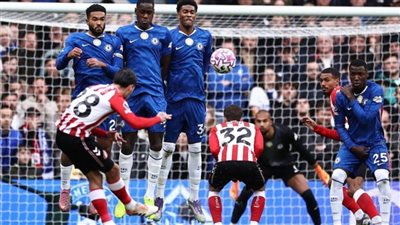 سندرلاند يصعق البلوز في البريميرليج