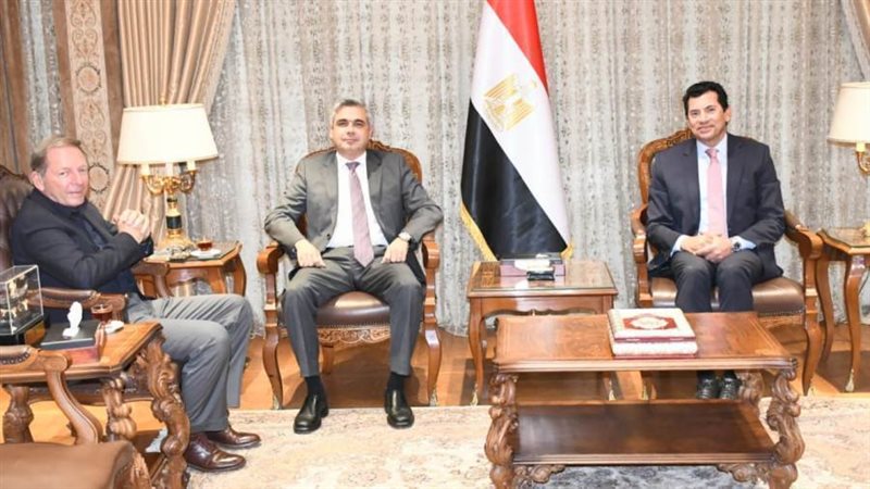 د. أشرف صبحى