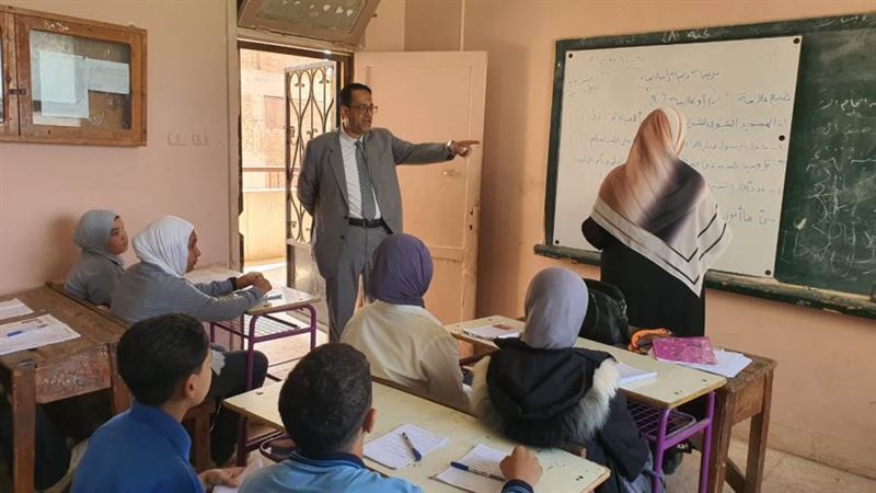 وكيل الوزارة خلال