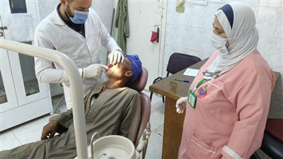 صحة المنيا: قافلة “حياة كريمة” تقدم خدماتها الطبية لـ 957 مواطنًا بقرية منبال المنياوية