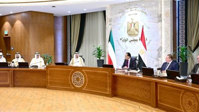 رئيسا وزراء مصر والكويت يعقدان جلسة مباحثات موسعة لبحث القضايا ذات الاهتمام المشترك بين البلدين