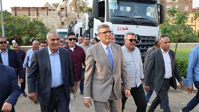 محافظ الجيزة يتفقد اصطفاف معدات شركة المياه والصرف للتعامل مع أي بلاغات طارئة