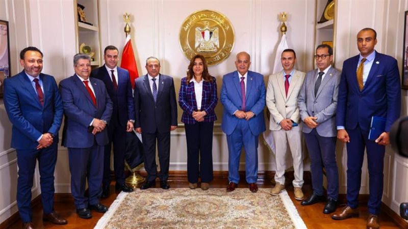 توقيع عقد تقديم خدمات