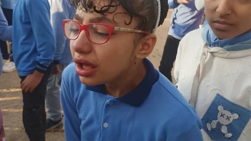 جانب من بكاء الطالبات