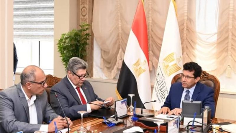 الدكتور أشرف صبحي