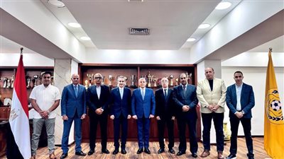 جلسة ودية بين محافظ الإسماعيلية وأعضاء لجنة الإنقاذ 