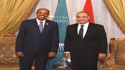 وزير الخارجية يلتقي رئيس مفوضية الاتحاد الأفريقي