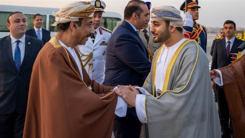 السفير العماني يستقبل