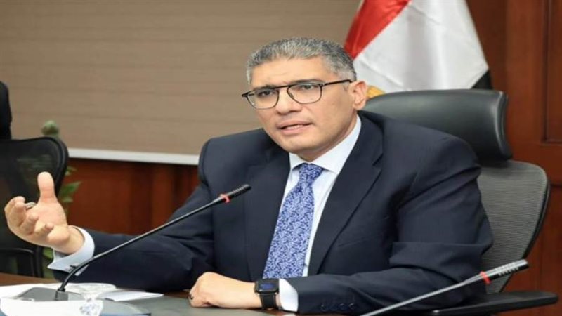 محافظ الجيزة خلال