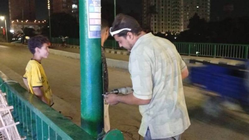 صيانة أعمدة الإنارة