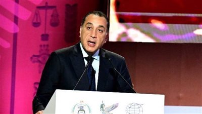  رئيس الوزراء يغادر إلى قطر للمشاركة في القمتين العالميتين للتنمية ومكافحة الفقر 