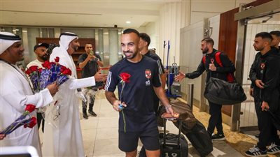 بالصور.. استقبال حافل لبعثة الأهلي في الإمارات