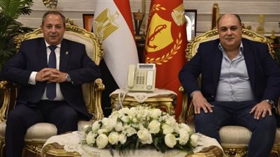 محافظ بورسعيد ورئيس قصور الثقافة يناقشان آليات تطوير قصر الثقافة وتعزيز النشاط الإبداعي