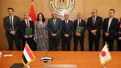 وزير الكهرباء يشهد توقيع اتفاقية لإنشاء محطة طاقة شمسية ومنظومة تخزين بالبطاريات