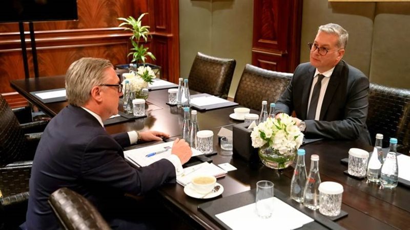 وزير البترول يلتقي