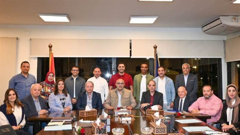 مجلس إدارة نادي الزهور