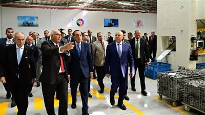  رئيس الوزراء يقوم بجولة تفقدية بمصنع المنصور لتصنيع فلاتر المركبات والفلاتر الصناعية