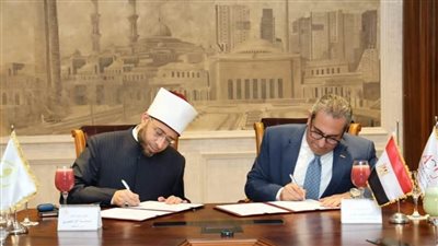 وزير الأوقاف ورئيس شركة العاصمة يوقعان بروتوكول تعاون بشأن إدارة وتشغيل مسجد مصر 